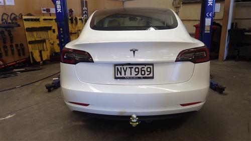 TESLA MODEL 3 SALOON 2017-2023